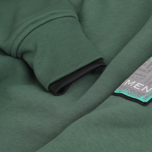 Taimen Menza broderad huvtröja – Dk. Green