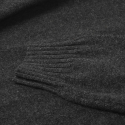Taimen kashmirtröja – Pirate Black